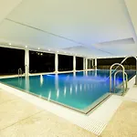 莫纳克福恩吉罗拉公园酒店 4*
