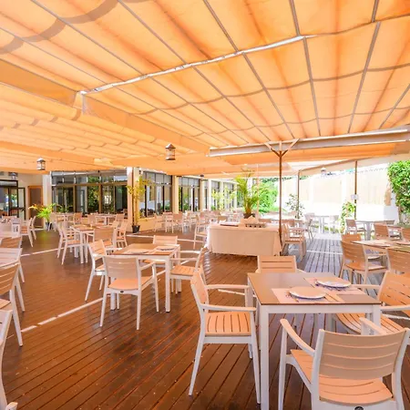 Monarque Park ホテル