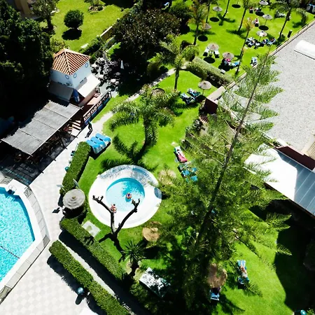 Monarque Park ホテル