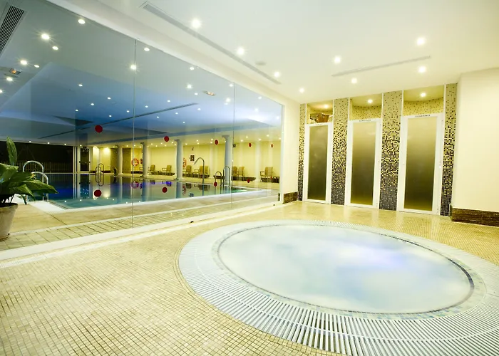 Отель Monarque Park 4*