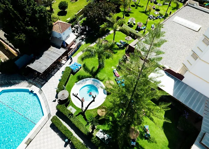 Monarque Park Отель