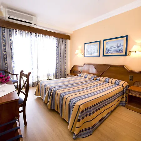 Monarque Park Szálloda